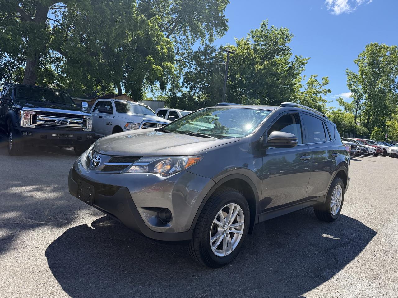 2014 Toyota RAV4 LE Photo