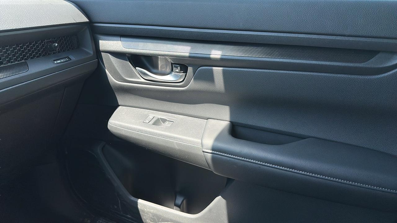 2025 Honda CR-V LX AWD Photo