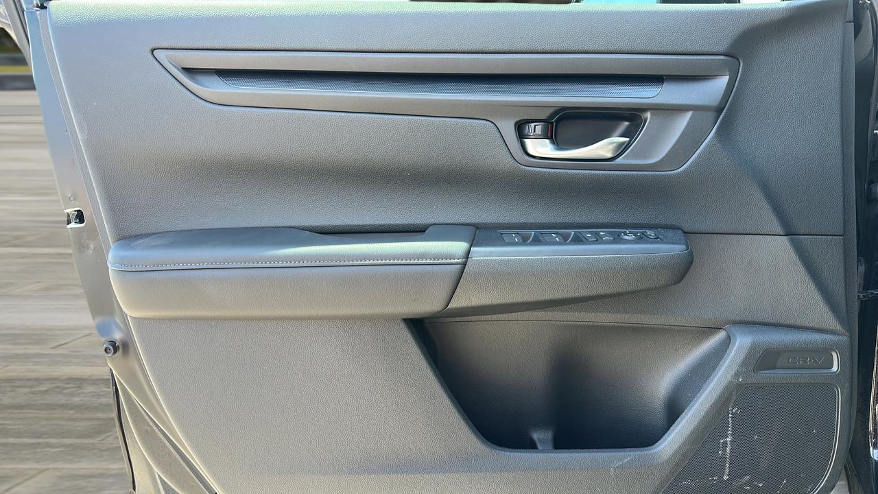 2025 Honda CR-V LX AWD Photo
