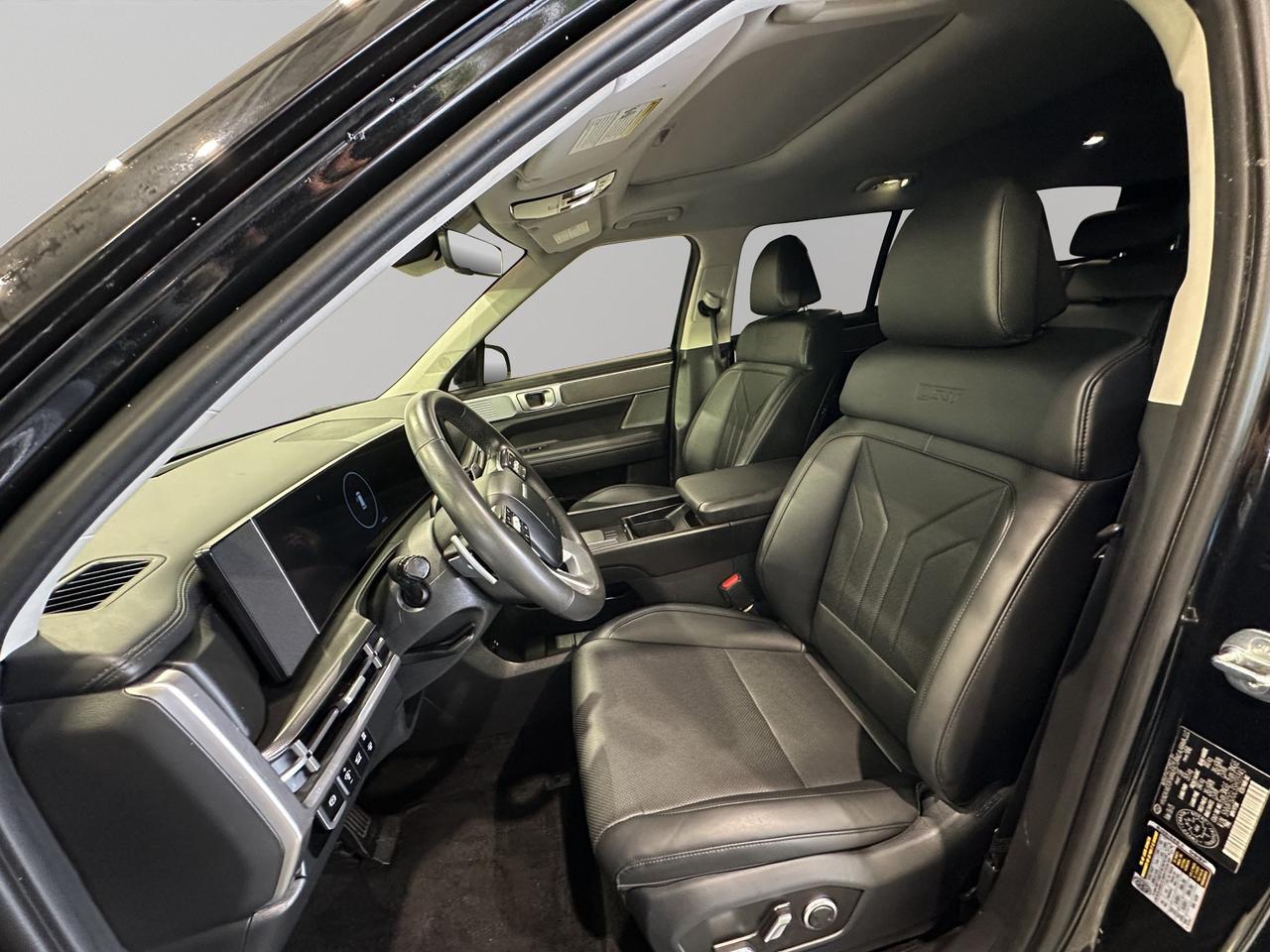 2025 Hyundai Santa Fe XRT | Reverse Cam | Heated Seats Photo