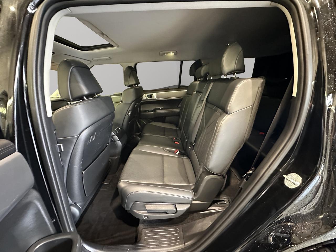 2025 Hyundai Santa Fe XRT | Reverse Cam | Heated Seats Photo