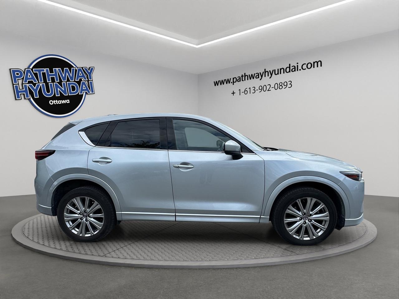 2022 Mazda CX-5 Signature | Reverse Cam | Heated Seats Photo2
