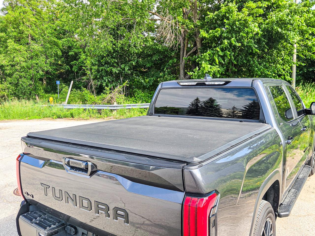 2024 Toyota Tundra LIMITED HYBRID Photo