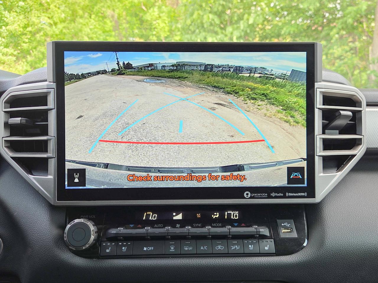 2024 Toyota Tundra LIMITED HYBRID Photo