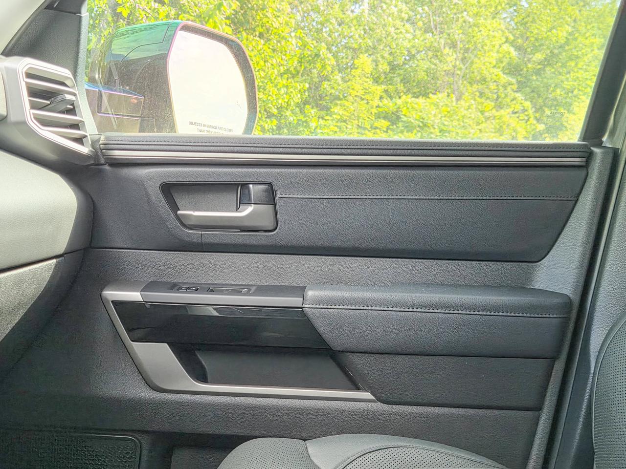 2024 Toyota Tundra LIMITED HYBRID Photo