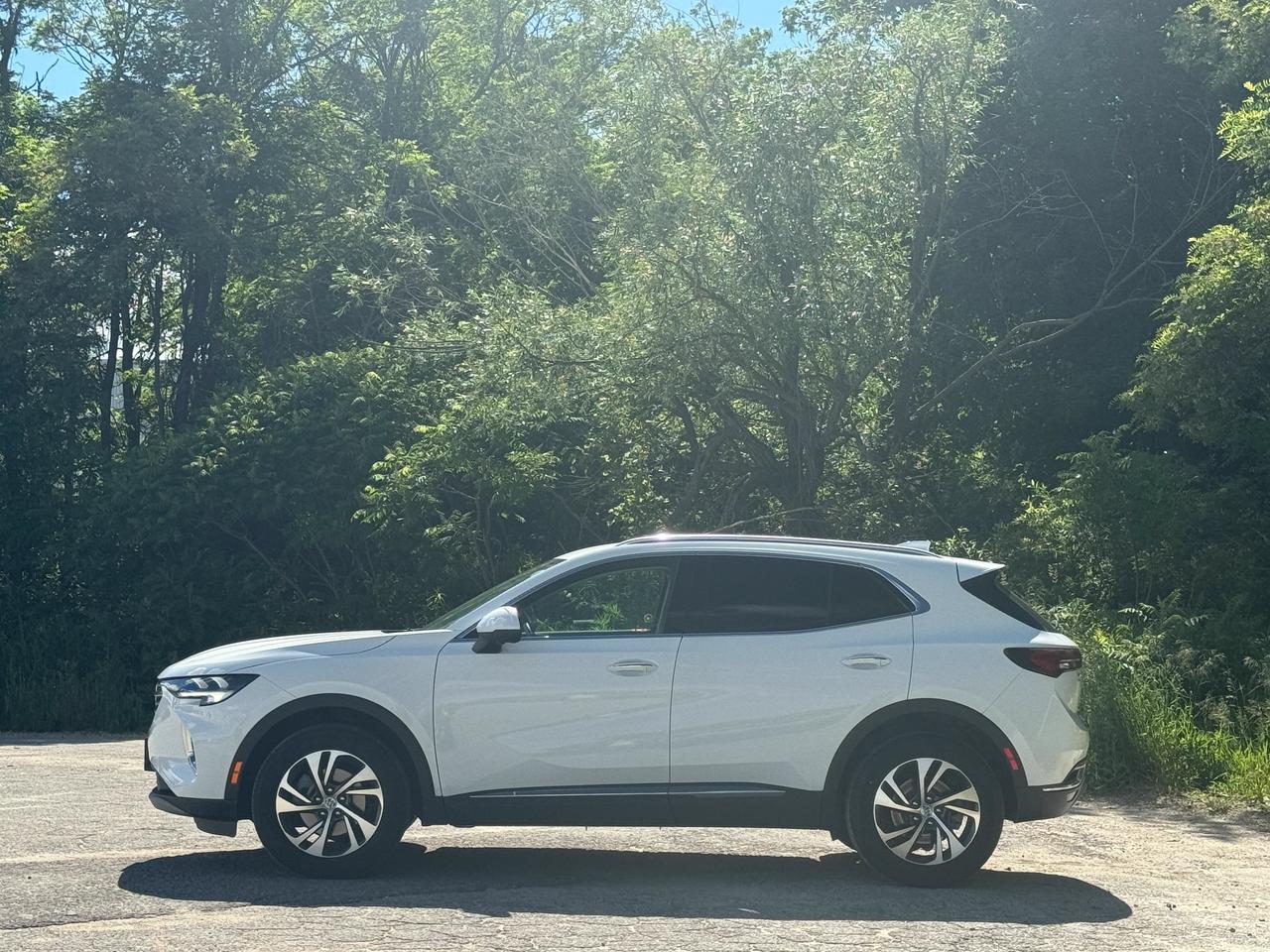 2023 Buick Envision Essence Photo4