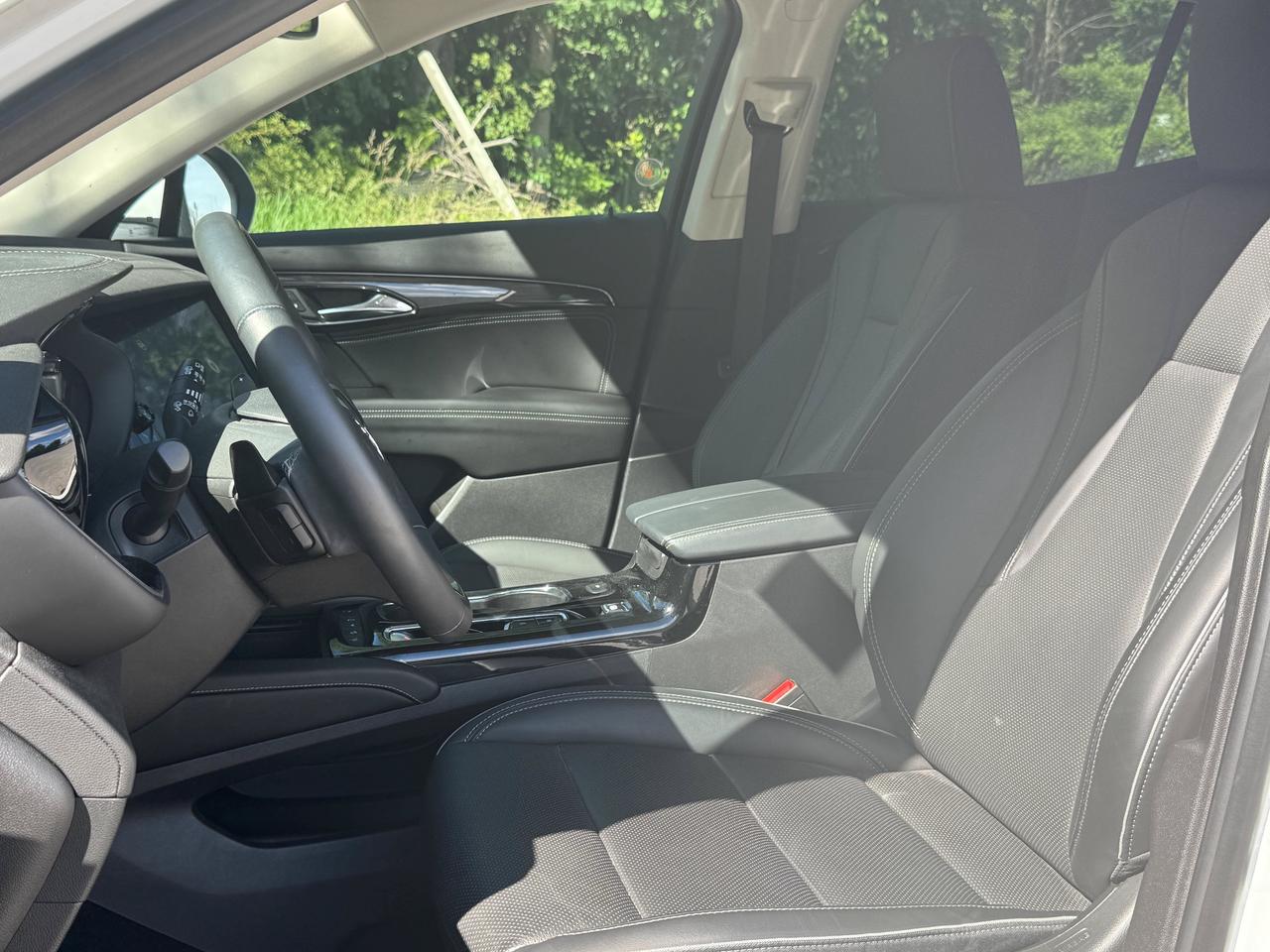 2023 Buick Envision Essence Photo