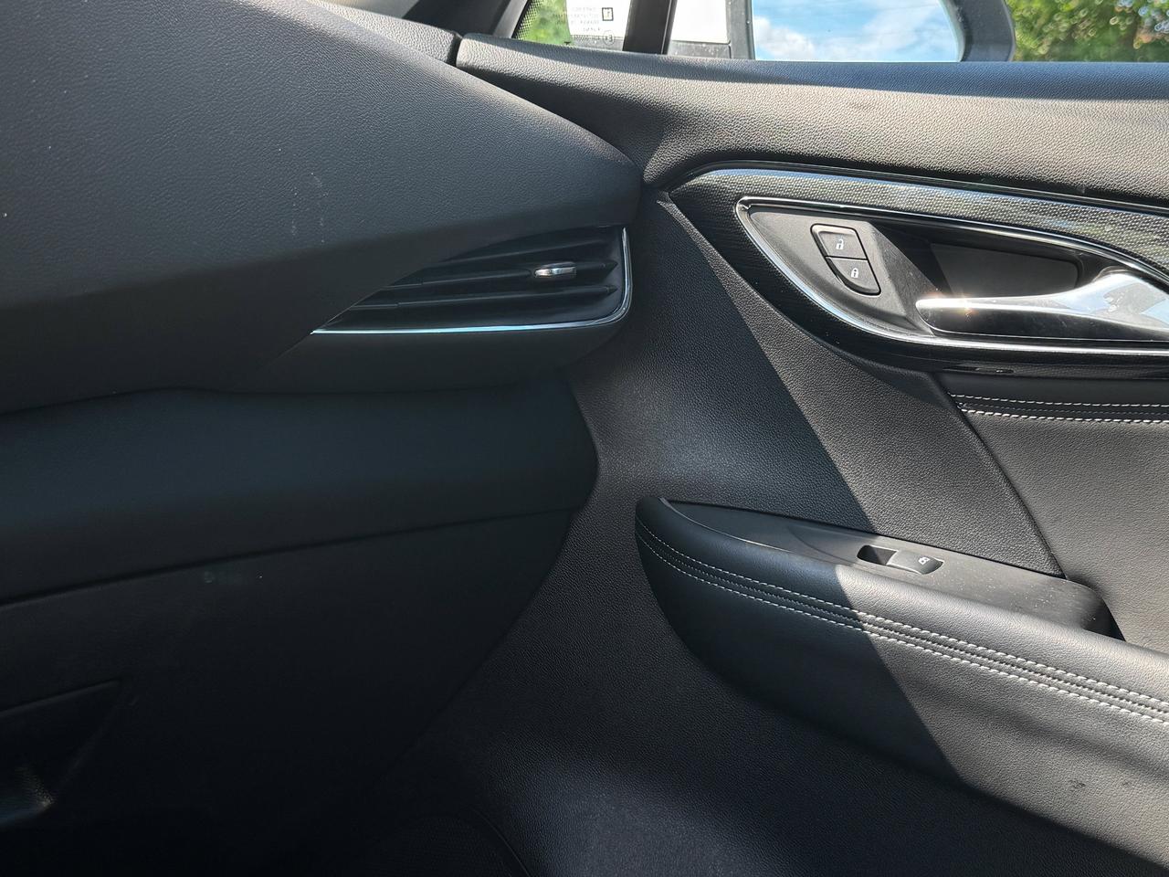 2023 Buick Envision Essence Photo