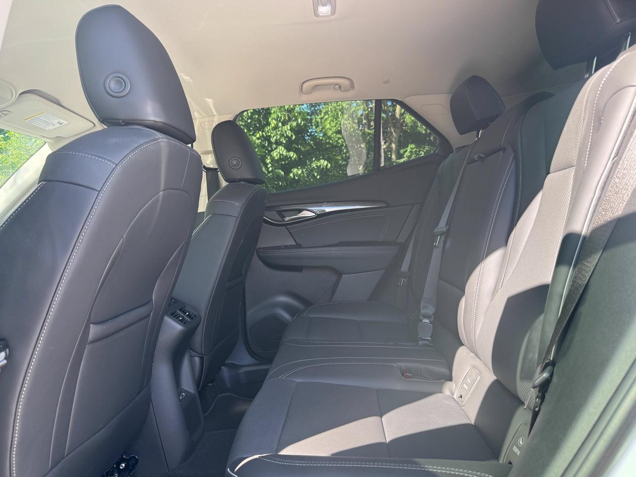 2023 Buick Envision Essence Photo