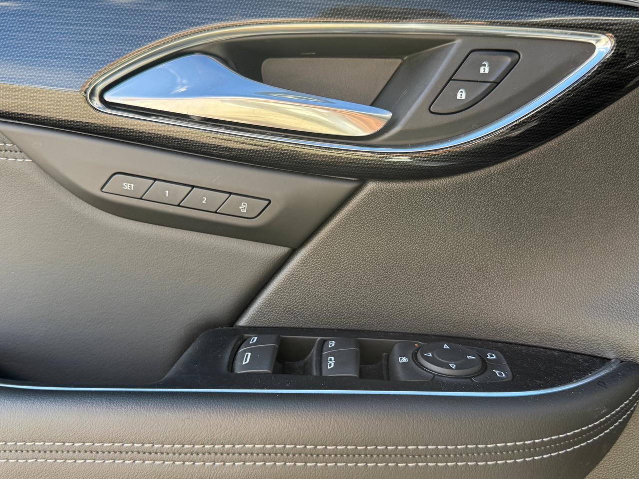 2023 Buick Envision Essence Photo