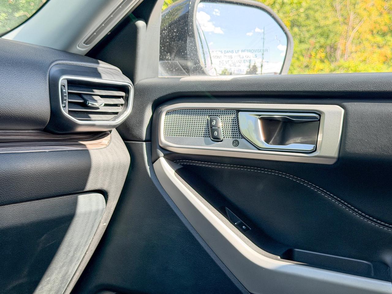 2024 Ford Explorer LIMITED Photo