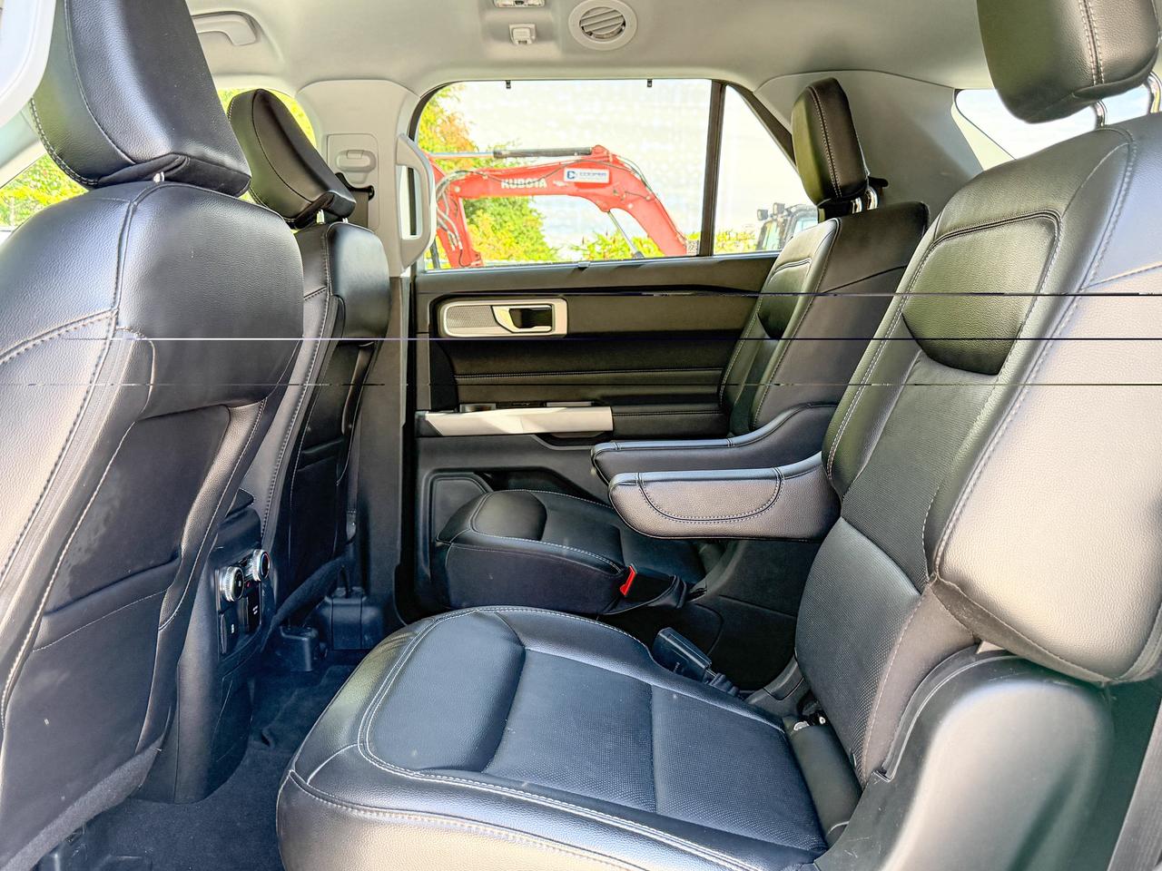 2024 Ford Explorer LIMITED Photo