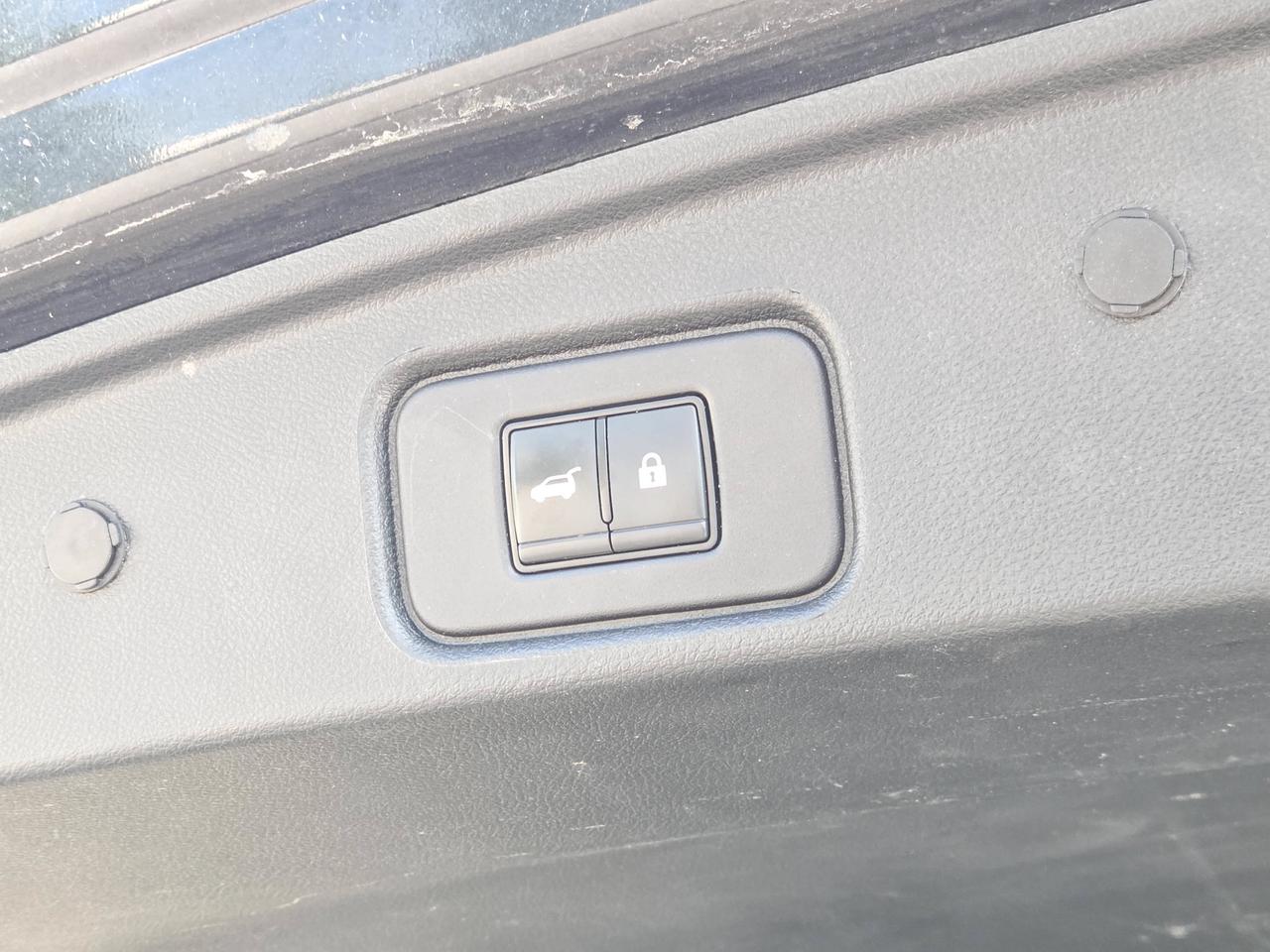 2023 Nissan Pathfinder SL Photo