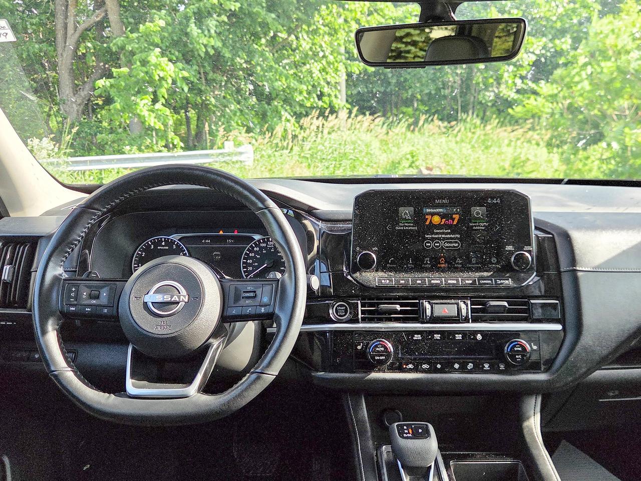 2023 Nissan Pathfinder SL Photo