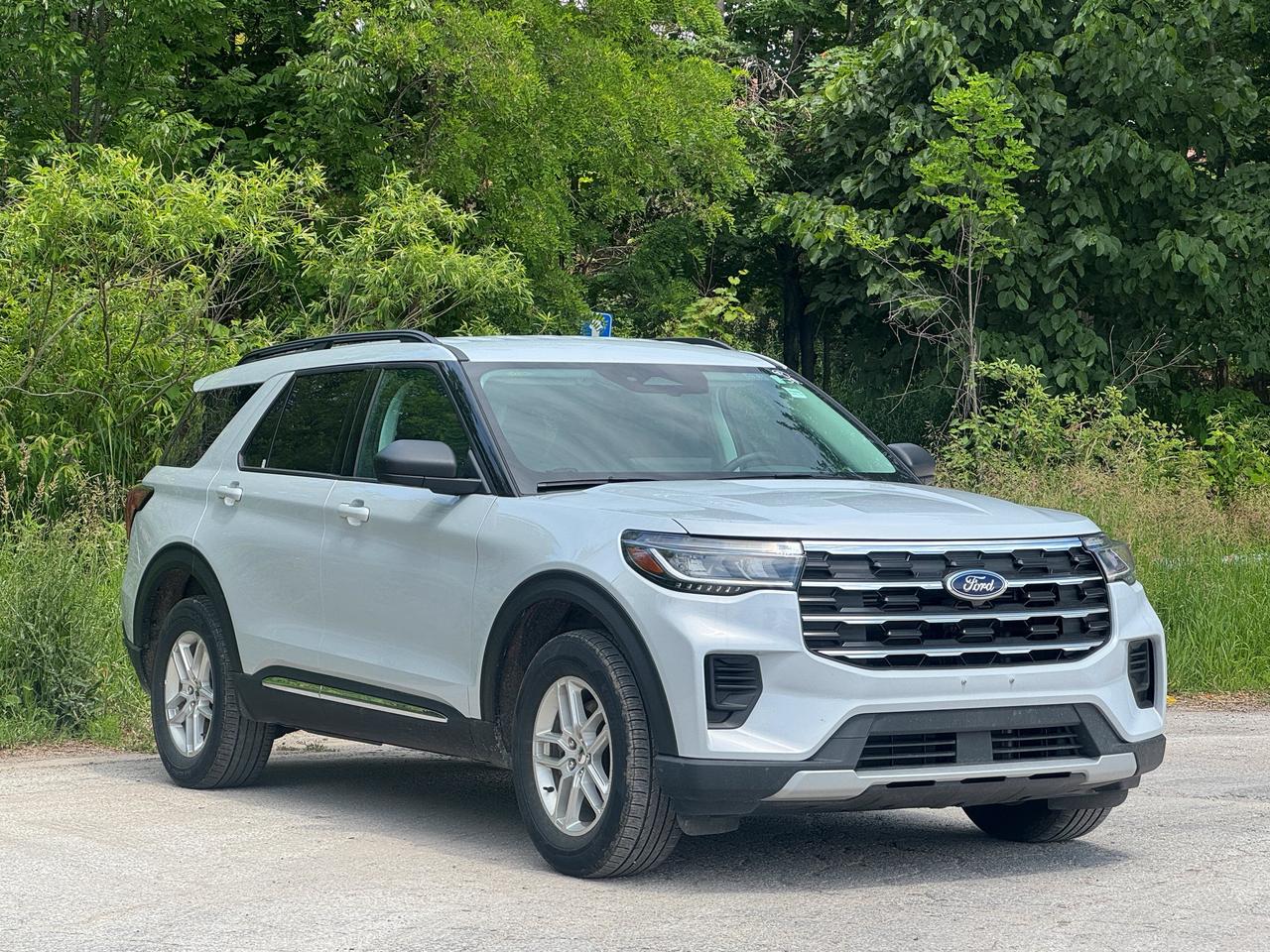2025 Ford Explorer Active Photo