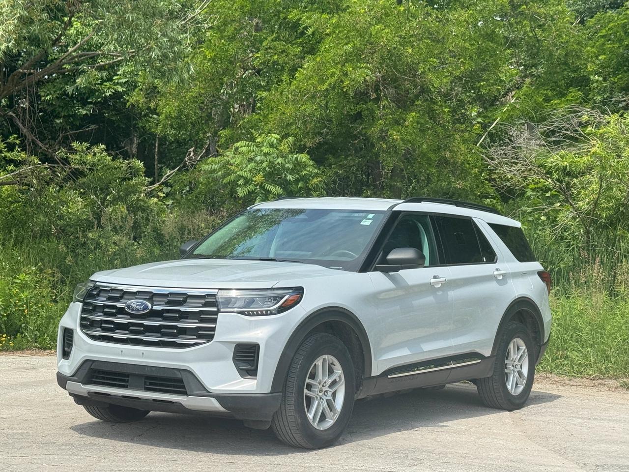 2025 Ford Explorer Active Photo