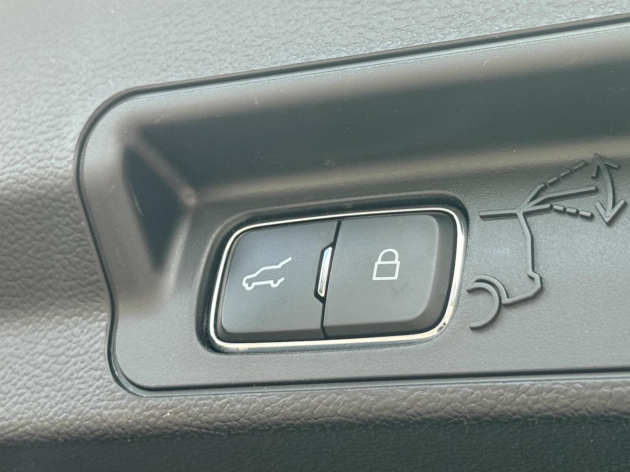 2025 Ford Explorer Active Photo