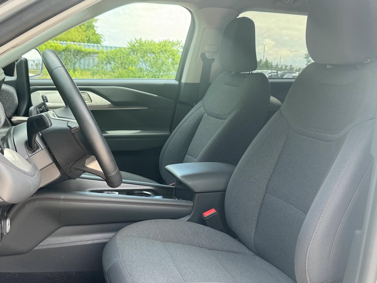 2025 Ford Explorer Active Photo