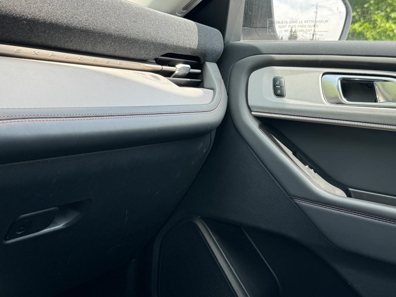 2025 Ford Explorer Active Photo