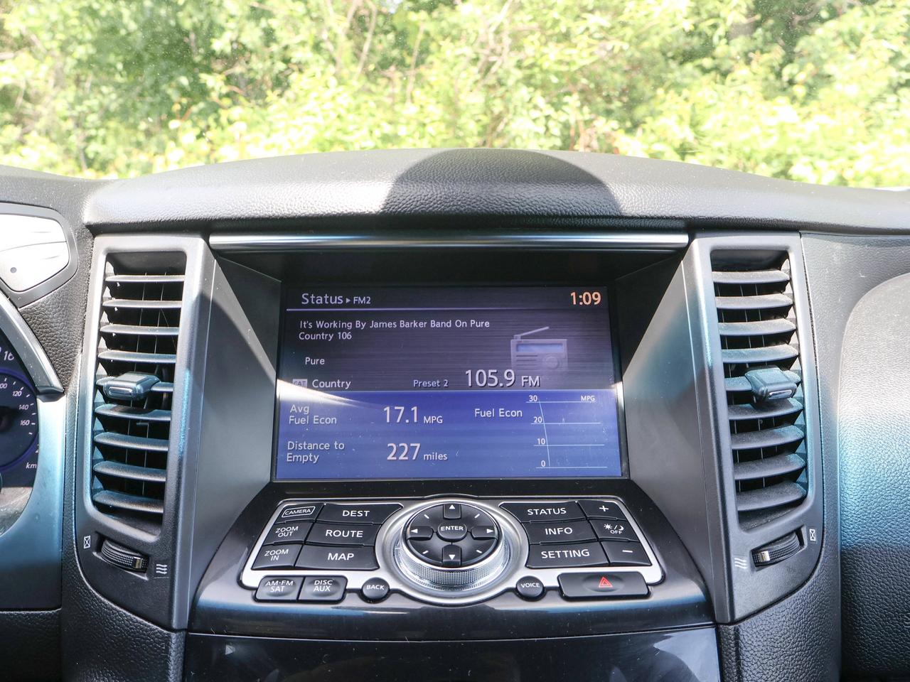 2016 Infiniti QX70 Sport Photo