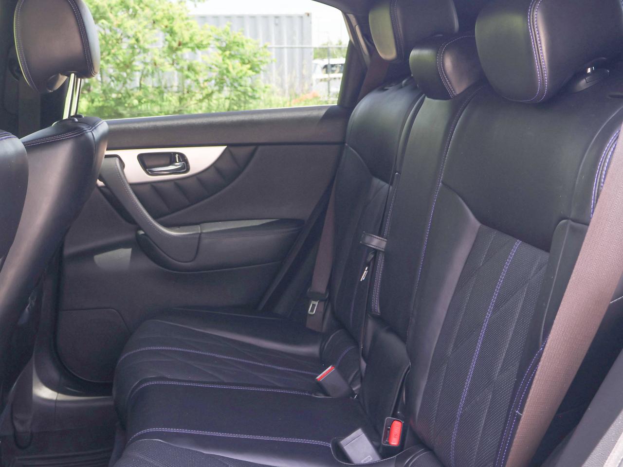 2016 Infiniti QX70 Sport Photo