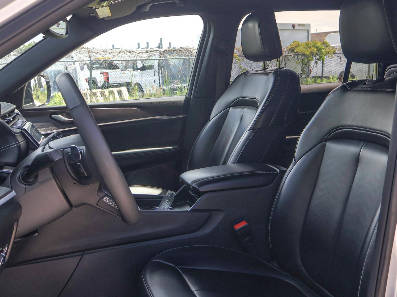 2024 Jeep Grand Cherokee L Limited Photo