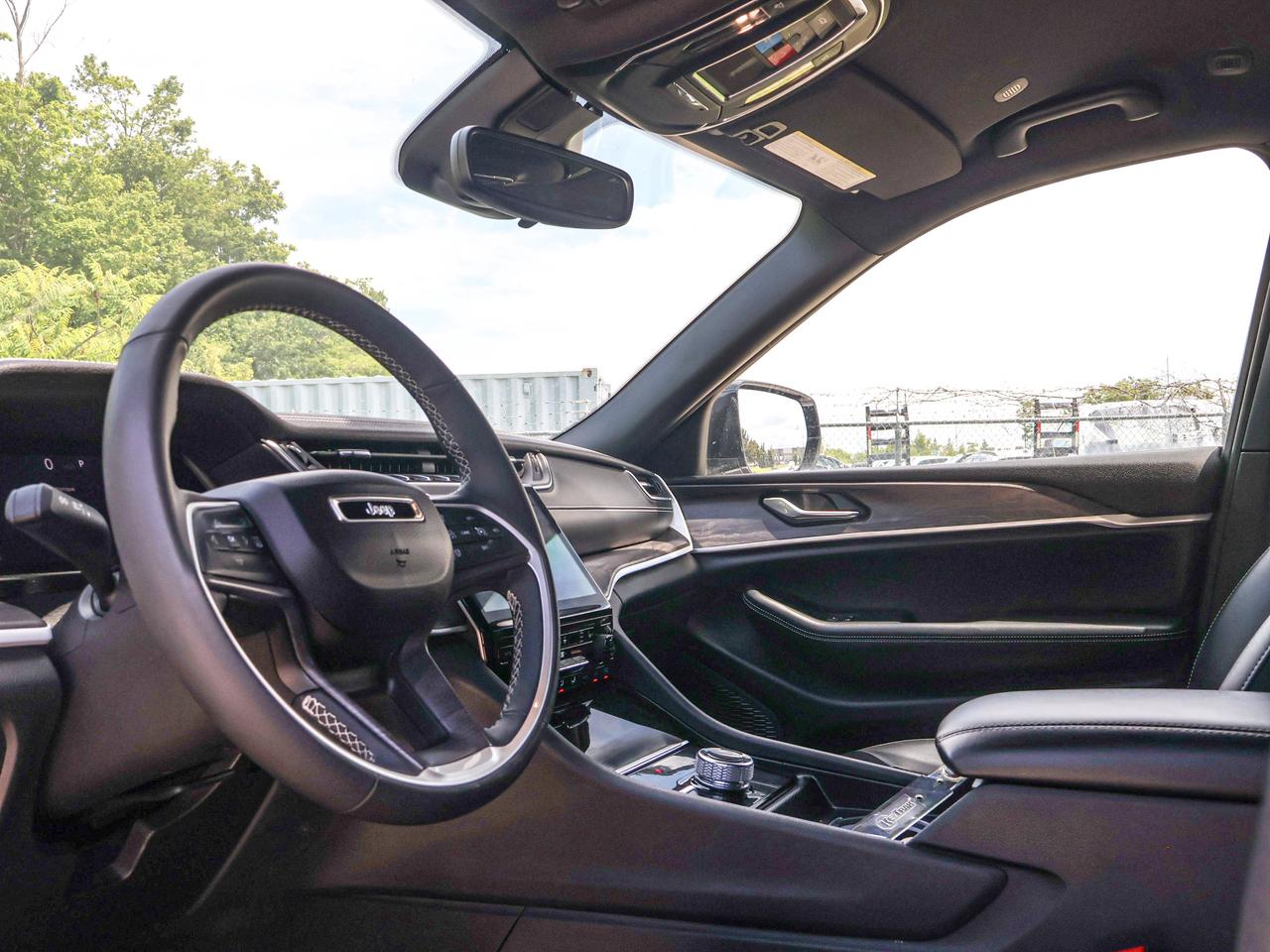 2024 Jeep Grand Cherokee L Limited Photo