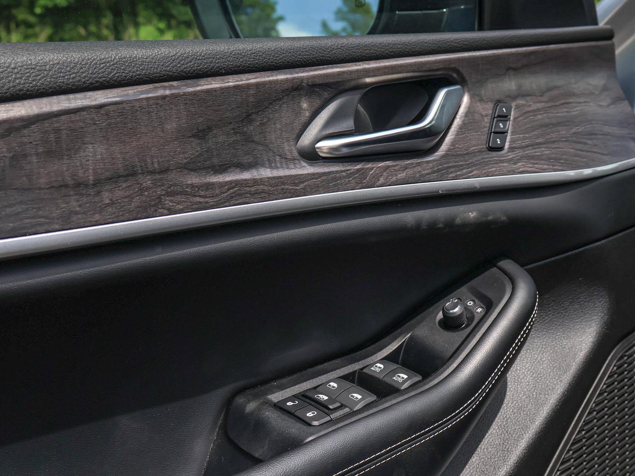 2024 Jeep Grand Cherokee L Limited Photo