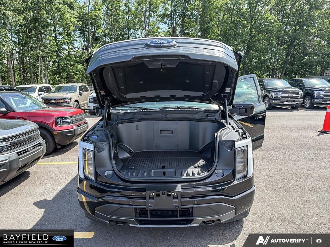 2023 Ford F-150 Lightning  Photo
