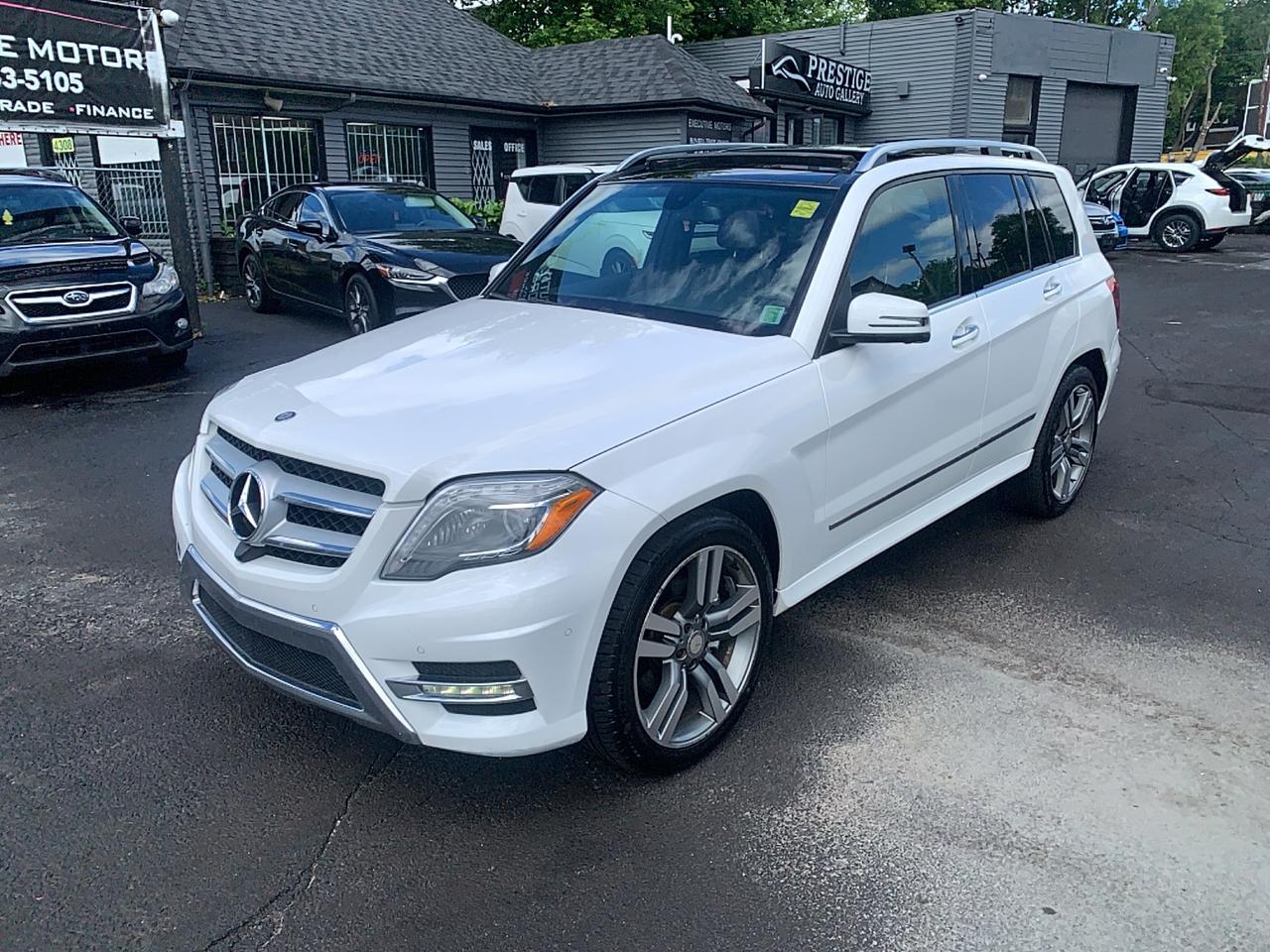 Used 2015 Mercedes-Benz GLK-Class DIESEL/ LOW KM / LEATHER /PANO ROOF / NAVI / MINT/ for sale in Scarborough, ON