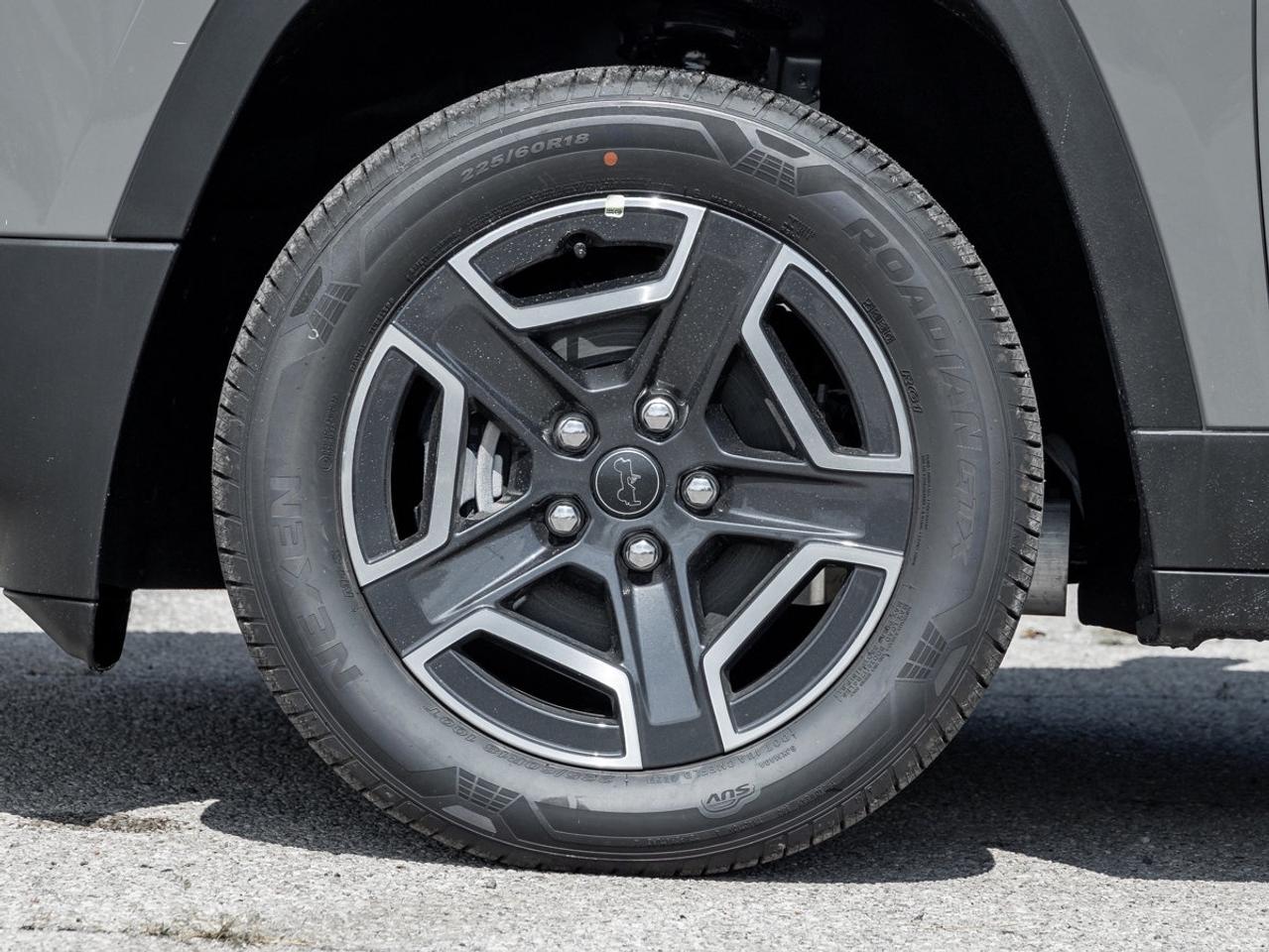 2026 Jeep Cherokee laredo Photo3