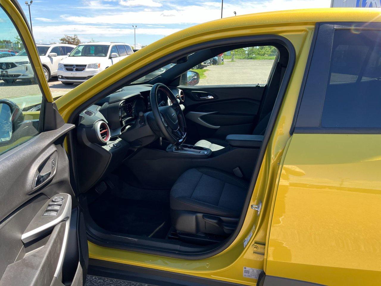 2025 Chevrolet Trax FWD 4dr 1RS Photo