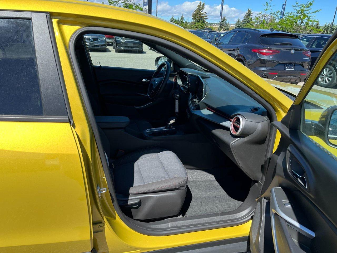 2025 Chevrolet Trax FWD 4dr 1RS Photo