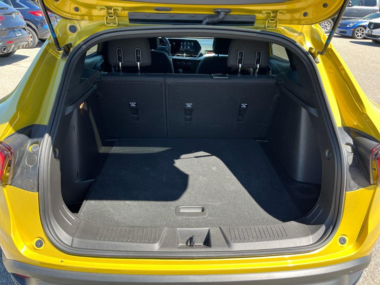2025 Chevrolet Trax FWD 4dr 1RS Photo