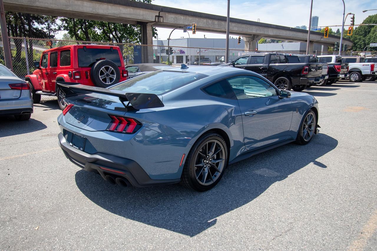 2024 Ford Mustang Dark Horse Photo4