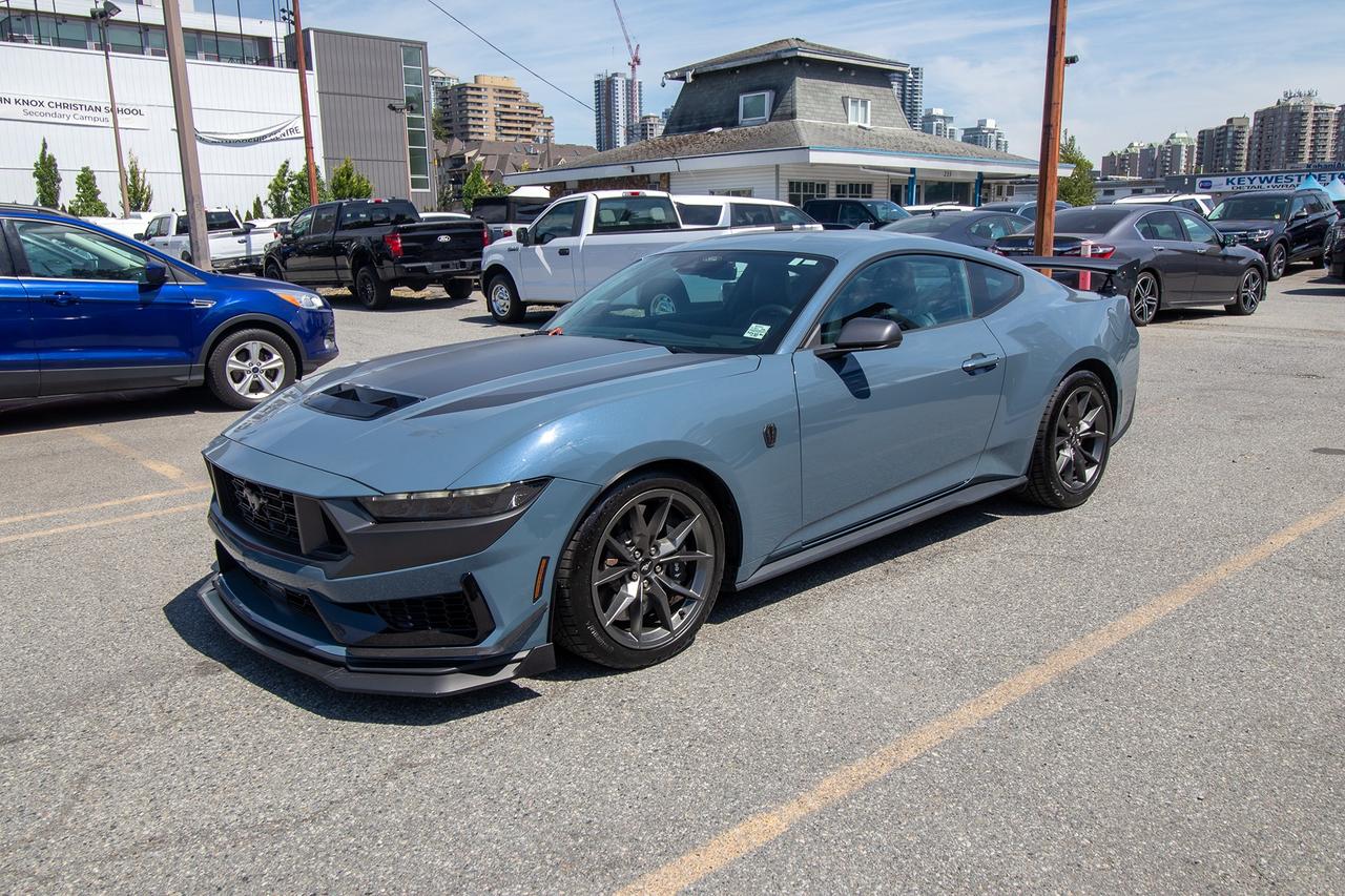 2024 Ford Mustang Dark Horse Photo1