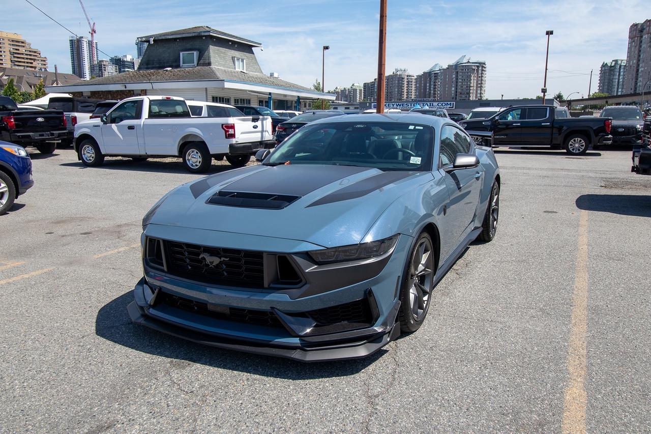 2024 Ford Mustang Dark Horse Photo0