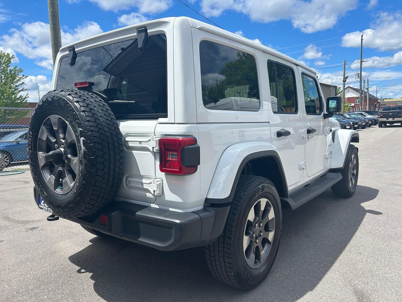2018 Jeep Wrangler Sahara Photo4
