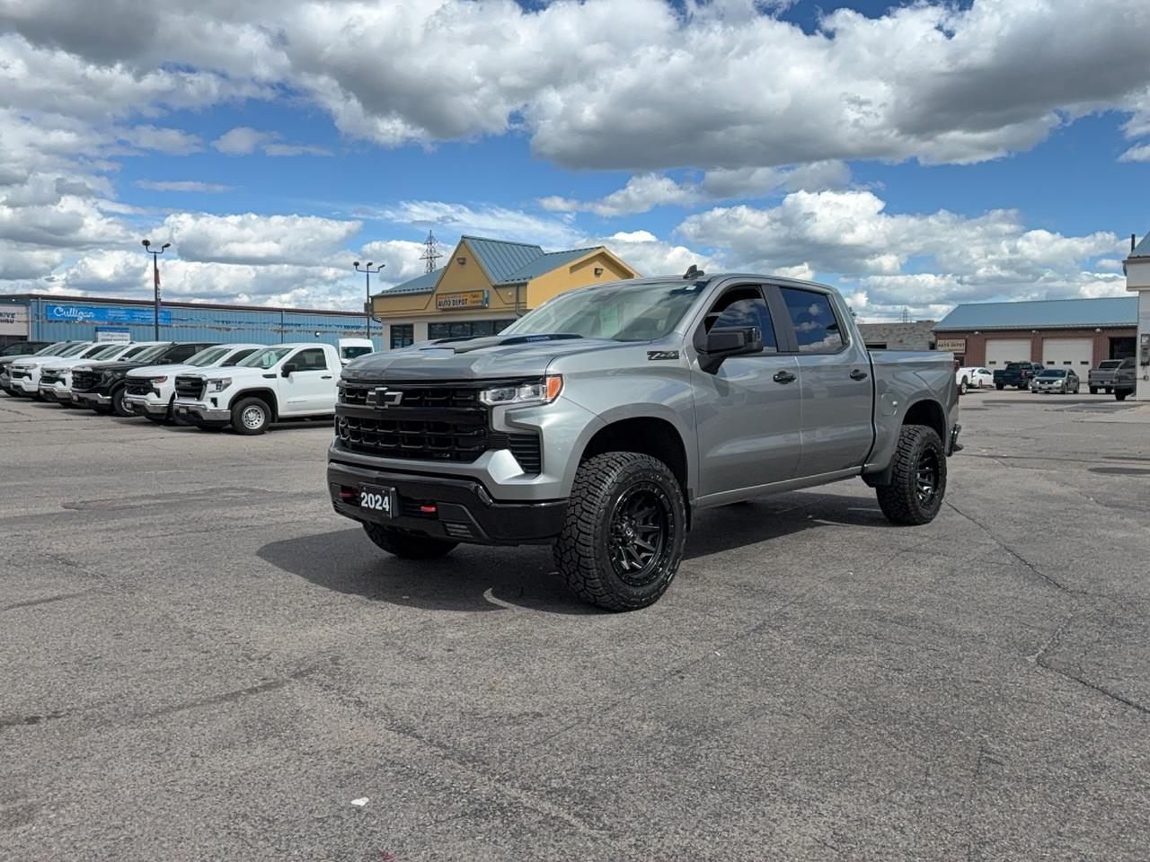 2024 Chevrolet Silverado 1500 LT Trail Boss Z71 CrewCab 4WD 2.7L4cylGas 5'10"Box Photo