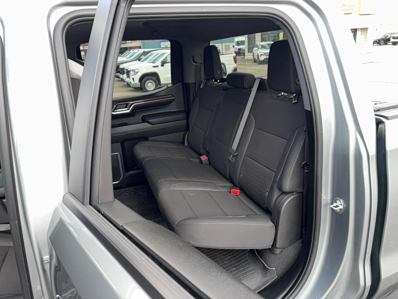2024 Chevrolet Silverado 1500 LT Trail Boss Z71 CrewCab 4WD 2.7L4cylGas 5'10"Box Photo
