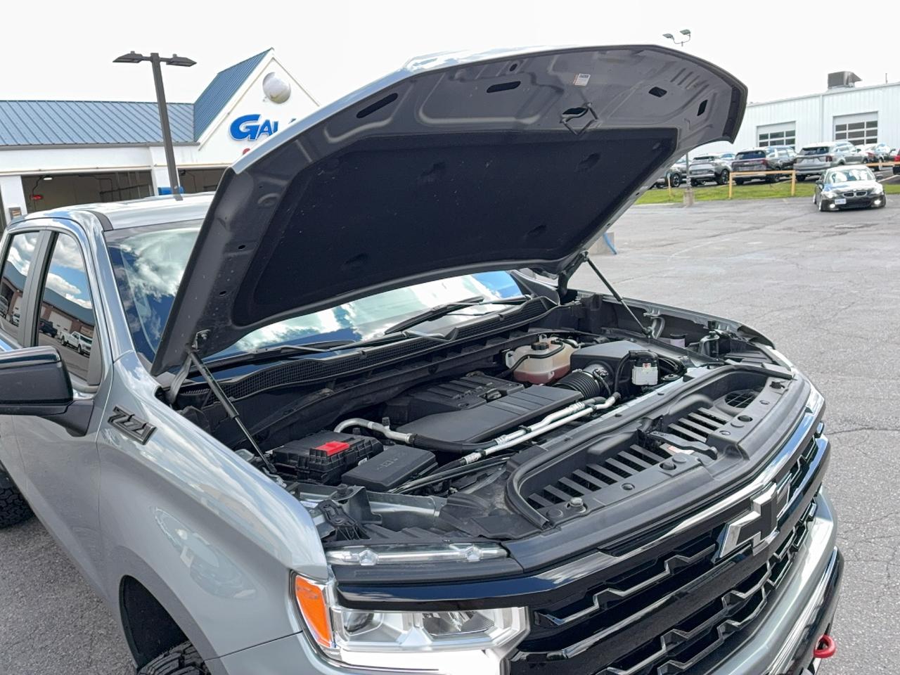 2024 Chevrolet Silverado 1500 LT Trail Boss Z71 CrewCab 4WD 2.7L4cylGas 5'10"Box Photo