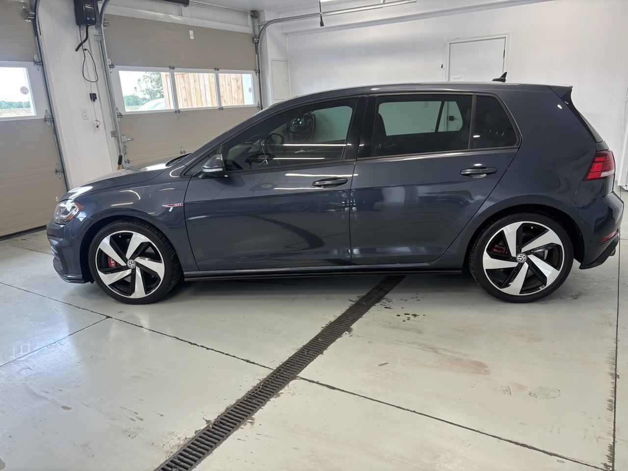 2018 Volkswagen Golf GTI Autobahn Photo2