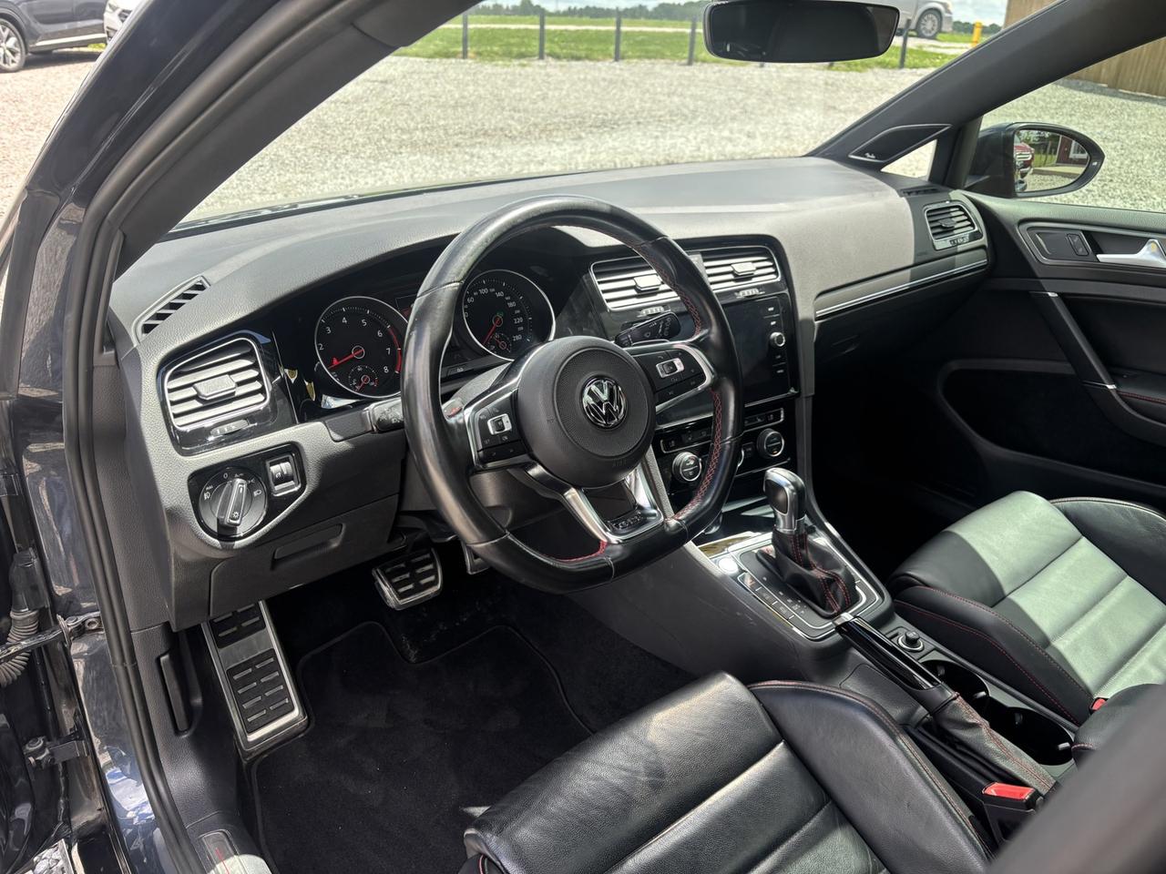 2018 Volkswagen Golf GTI Autobahn Photo