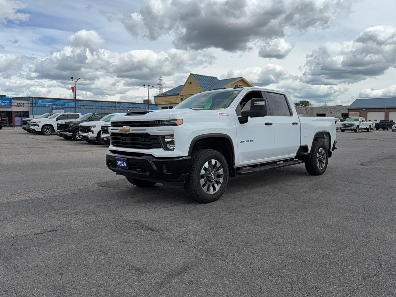 2024 Chevrolet Silverado 2500 Custom Z71 4WD CrewCab 6.6L8cylDiesel 6'10"Box Photo