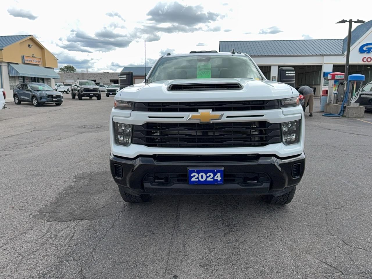 2024 Chevrolet Silverado 2500 Custom Z71 4WD CrewCab 6.6L8cylDiesel 6'10"Box Photo