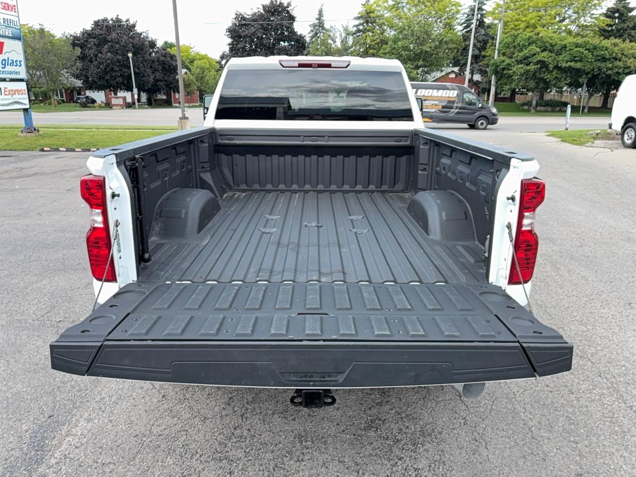 2024 Chevrolet Silverado 2500 Custom Z71 4WD CrewCab 6.6L8cylDiesel 6'10"Box Photo