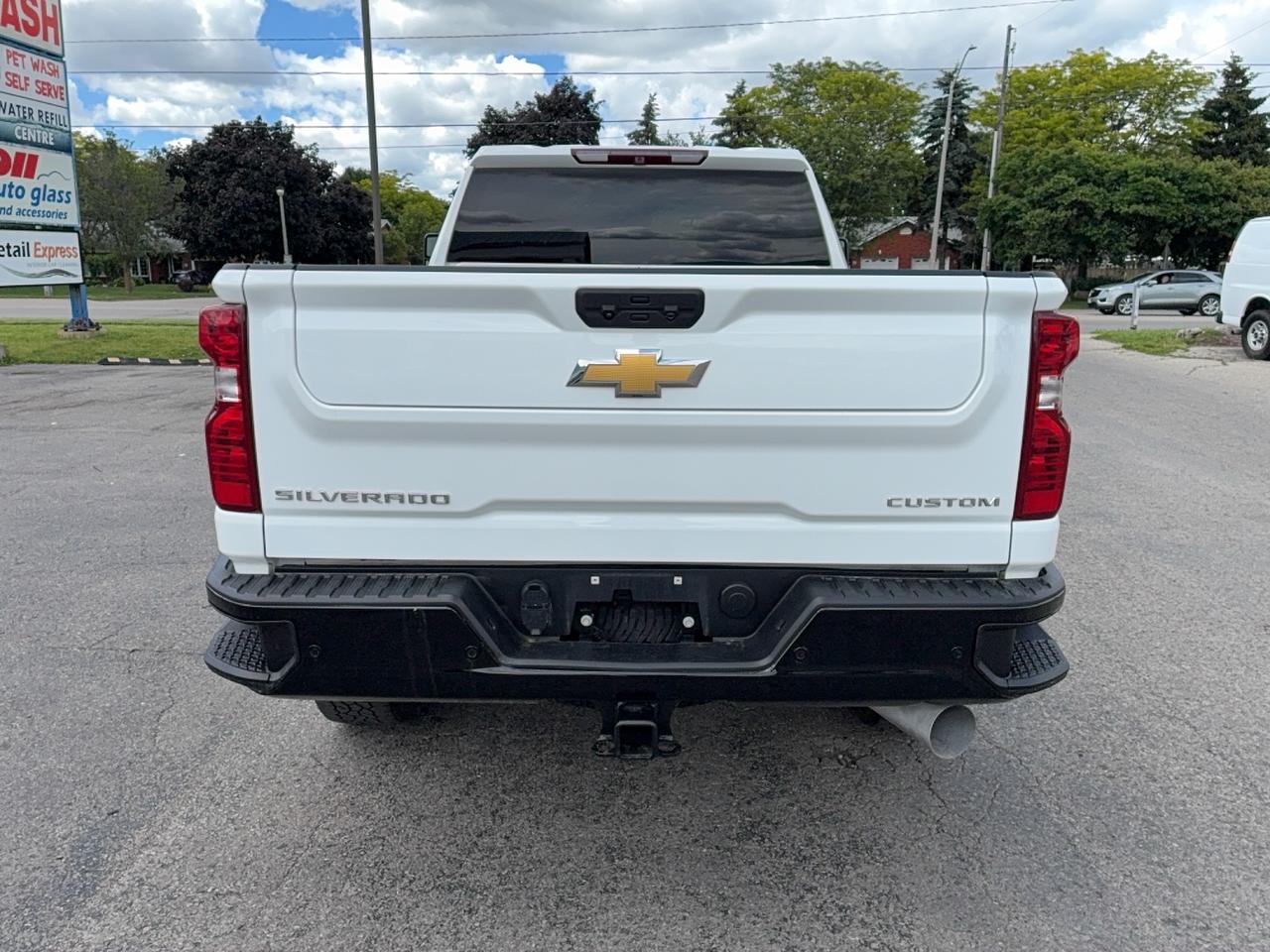 2024 Chevrolet Silverado 2500 Custom Z71 4WD CrewCab 6.6L8cylDiesel 6'10"Box Photo