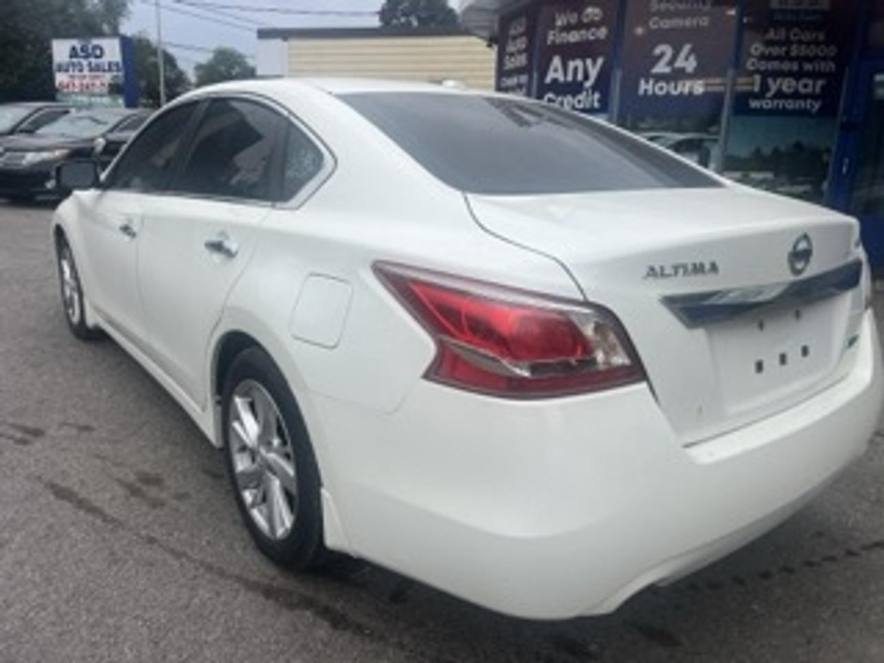 2013 Nissan Altima 2.5 S Photo