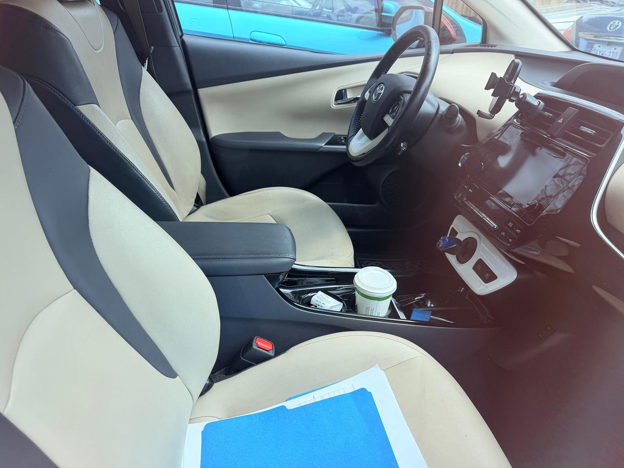 2018 Toyota Prius Touring Photo