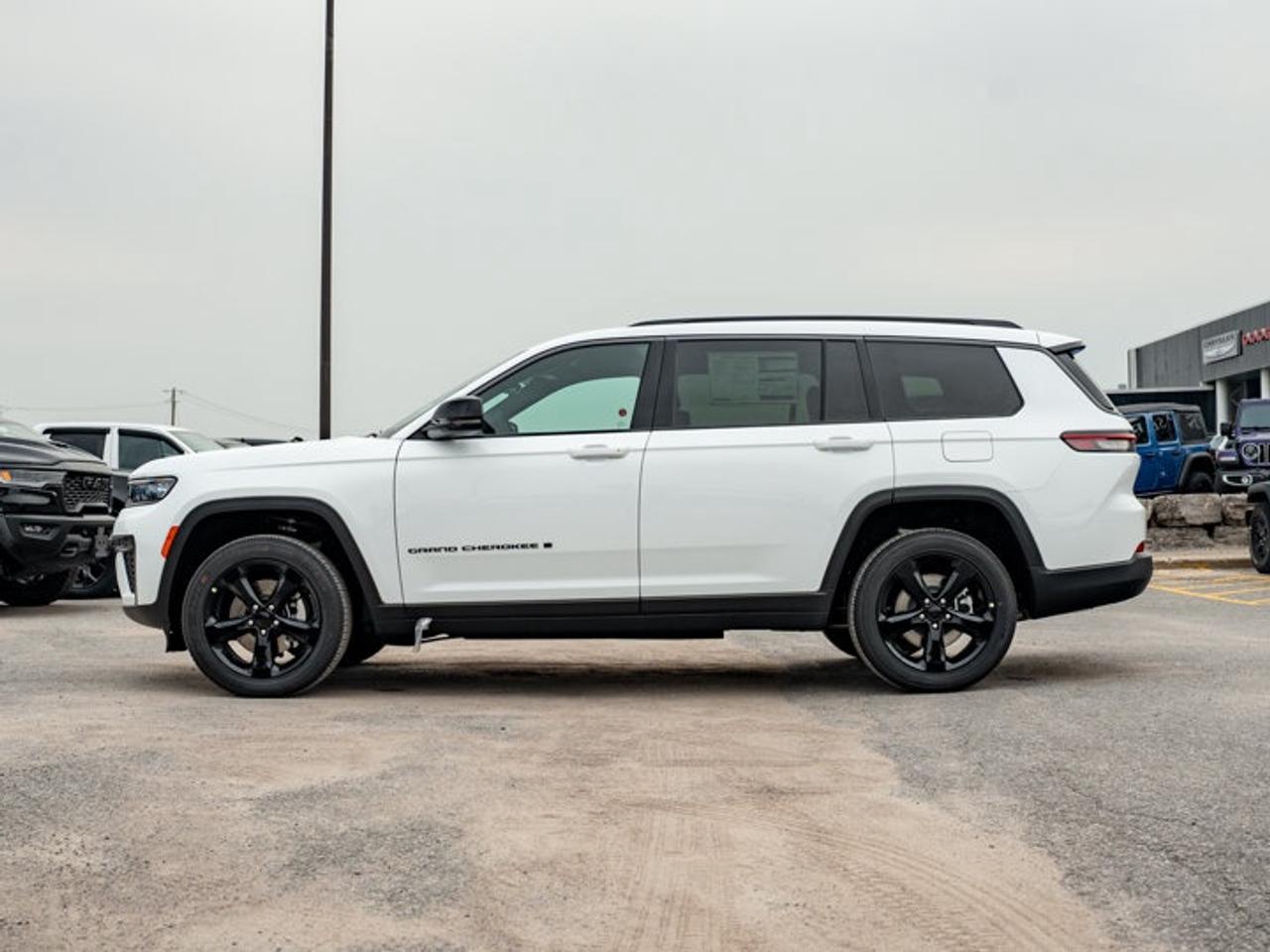 2026 Jeep Grand Cherokee L ALTITUDE Photo